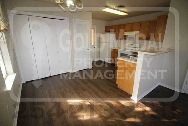 Building Photo - 1408 Dugger Cir