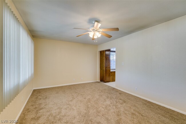 Building Photo - 5 Mallory St