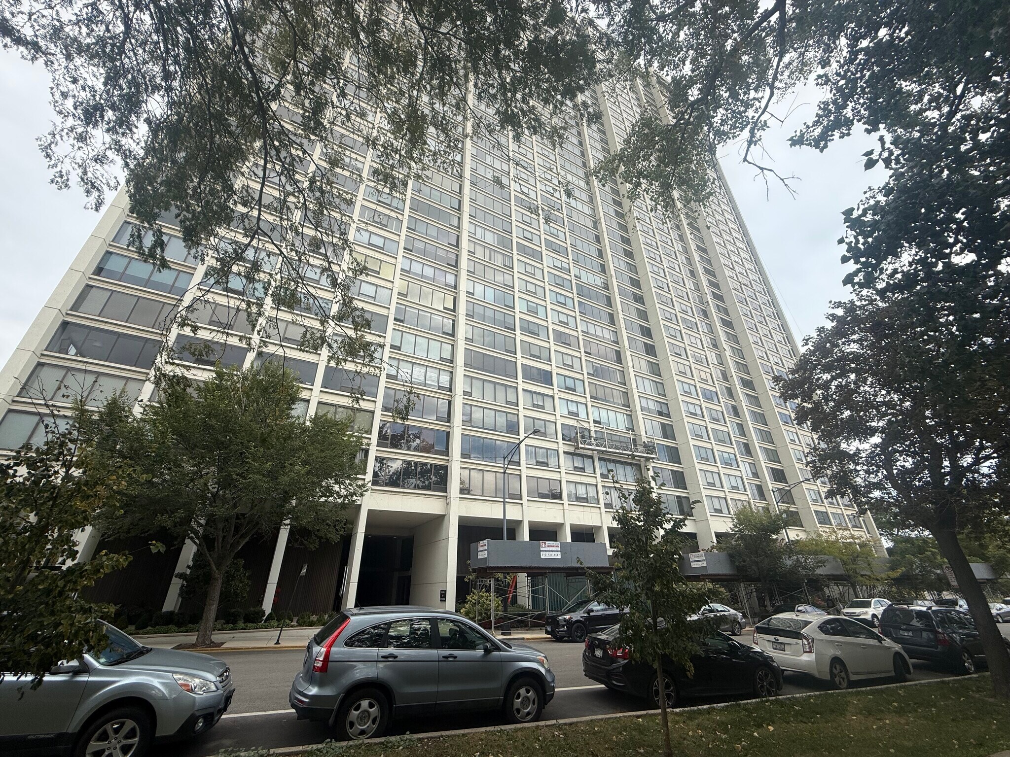 Building Photo - 2800 N Lake Shore Dr