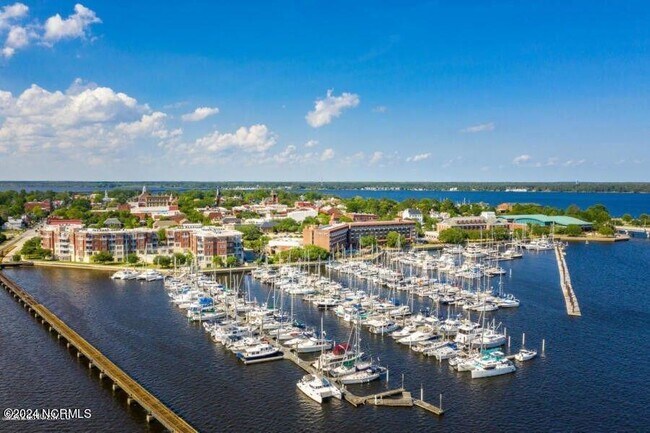 Primary Photo - 101 Sky Sail Blvd