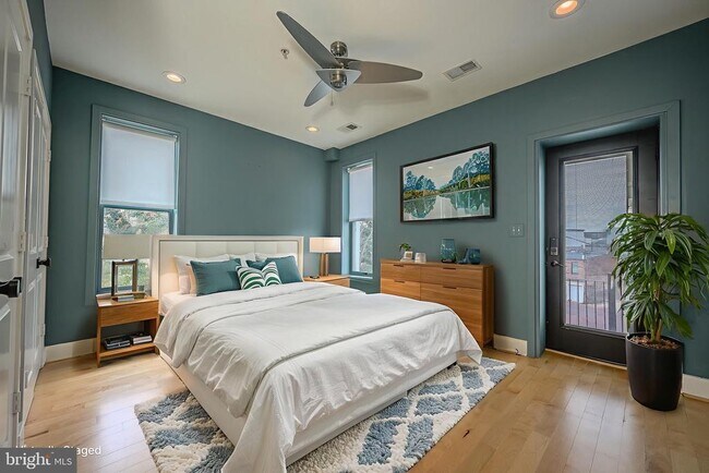 Building Photo - 1328 Maryland Ave NE