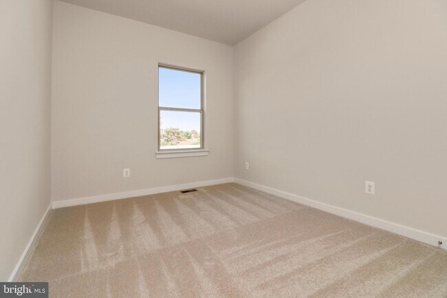 Building Photo - 2176 Glacier Rd