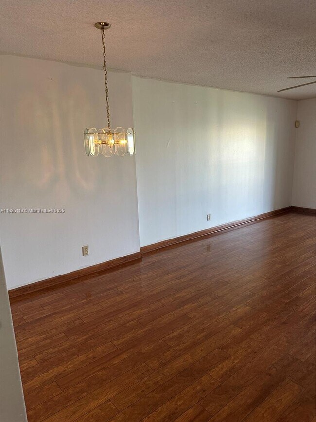 Building Photo - 6575 W Oakland Park Blvd
