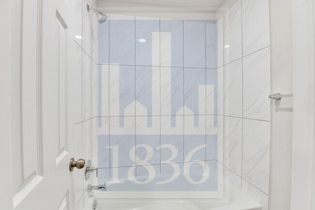 Building Photo - 17609 Chino Ln