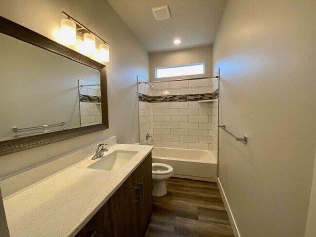 Building Photo - 438 N Stone Mountain Dr