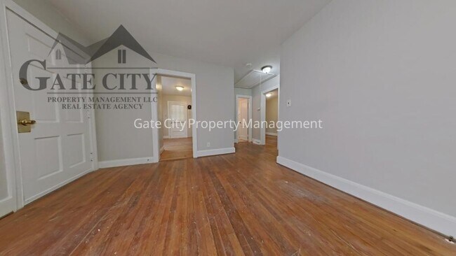 Building Photo - 227 Oakhurst St