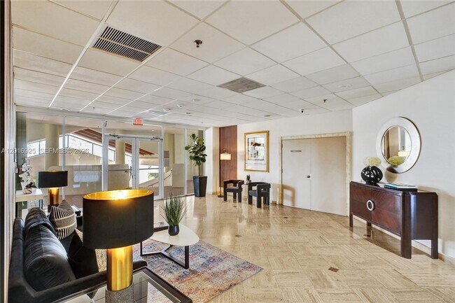 Building Photo - 6422 Collins Ave
