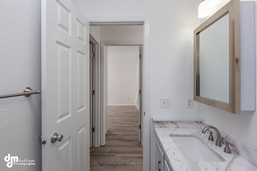 Building Photo - 2021 Farmer Pl