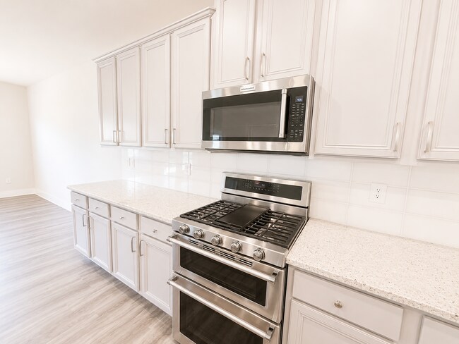Building Photo - 404 Cattail Holw Wy
