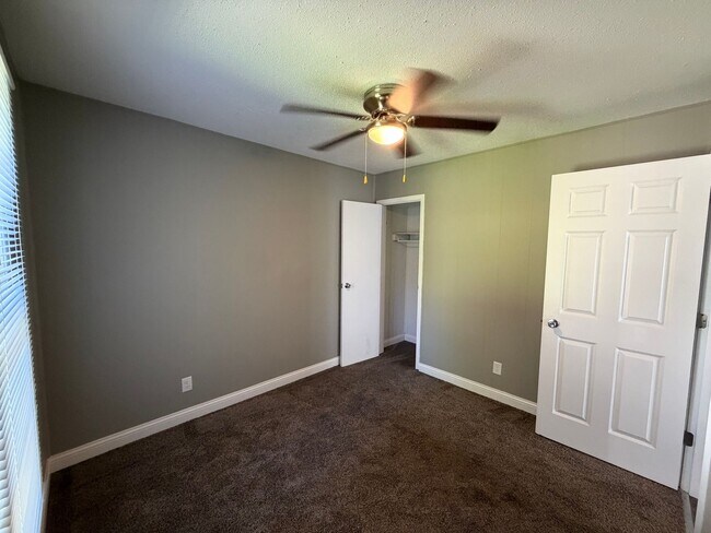 Building Photo - Charming Remodeled 2-Bedroom Home