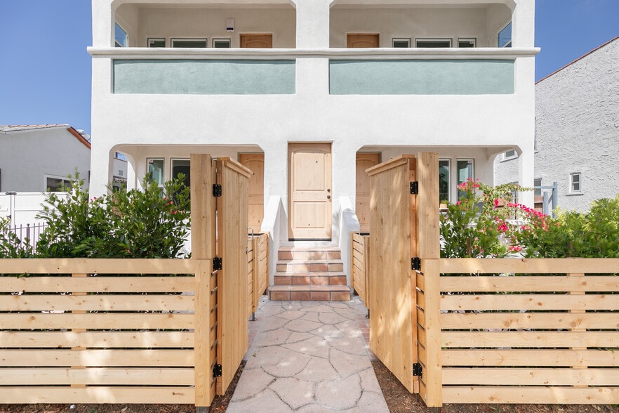 Building Photo - 5847 Ernest Ave