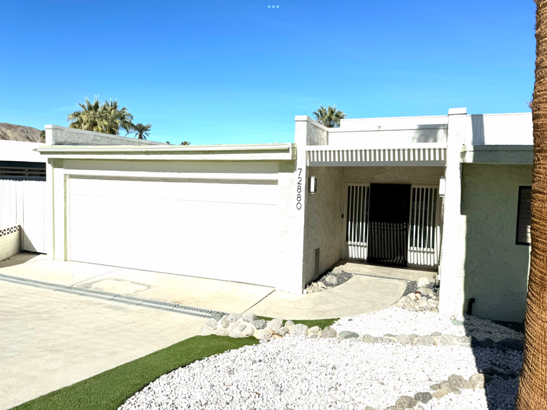 Building Photo - 72880 Shadow Mountain Dr