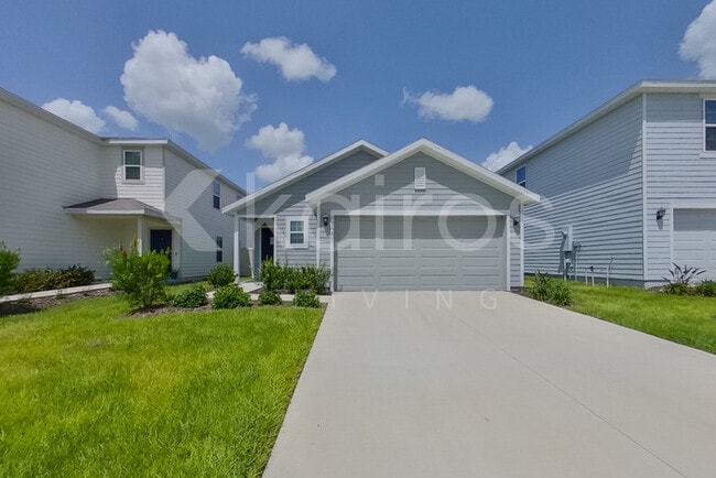 Building Photo - 8700 SW 43rd Ter