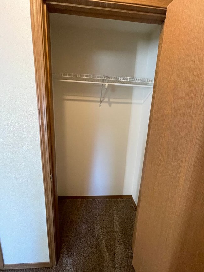 Building Photo - 3 bed 2 bath rancher with master en-suite & RV parking