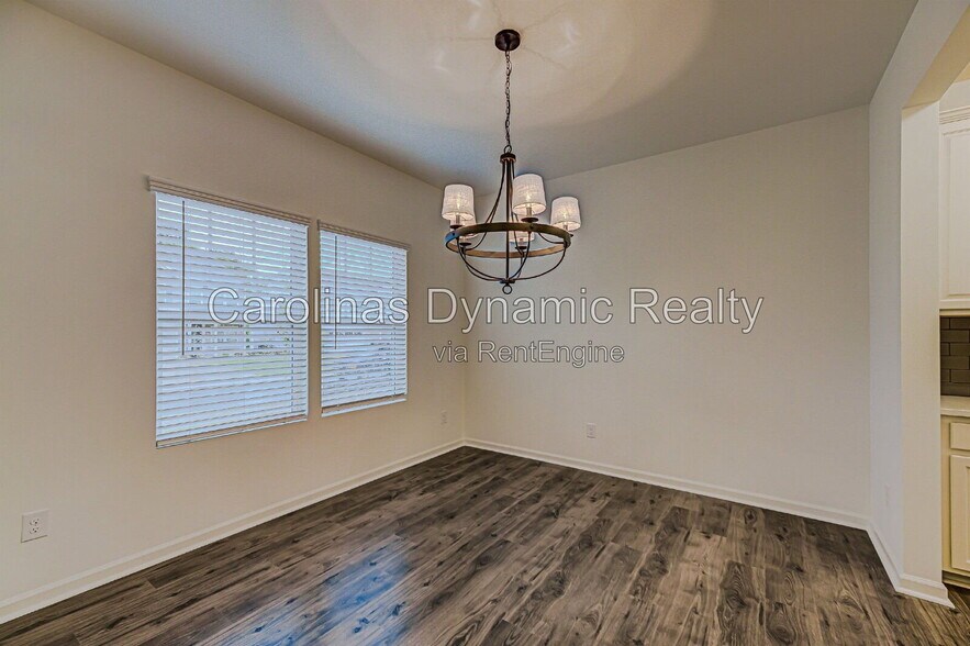 Building Photo - 4020 Beacon Ave