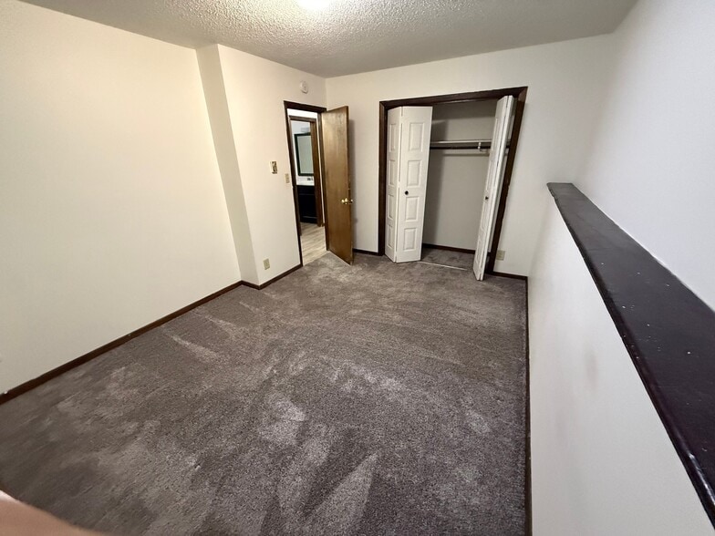 Building Photo - 732 Great Plains Ct