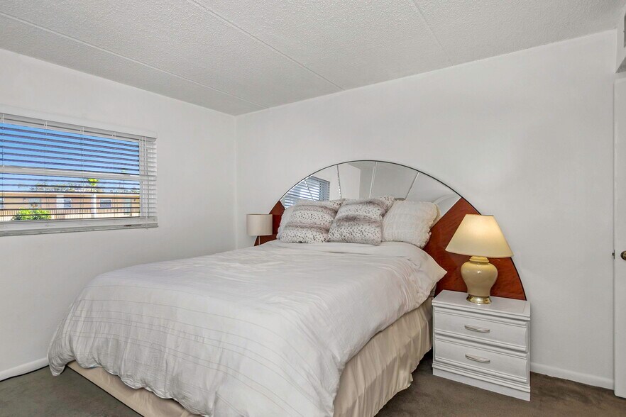 Building Photo - 12300 Park Blvd