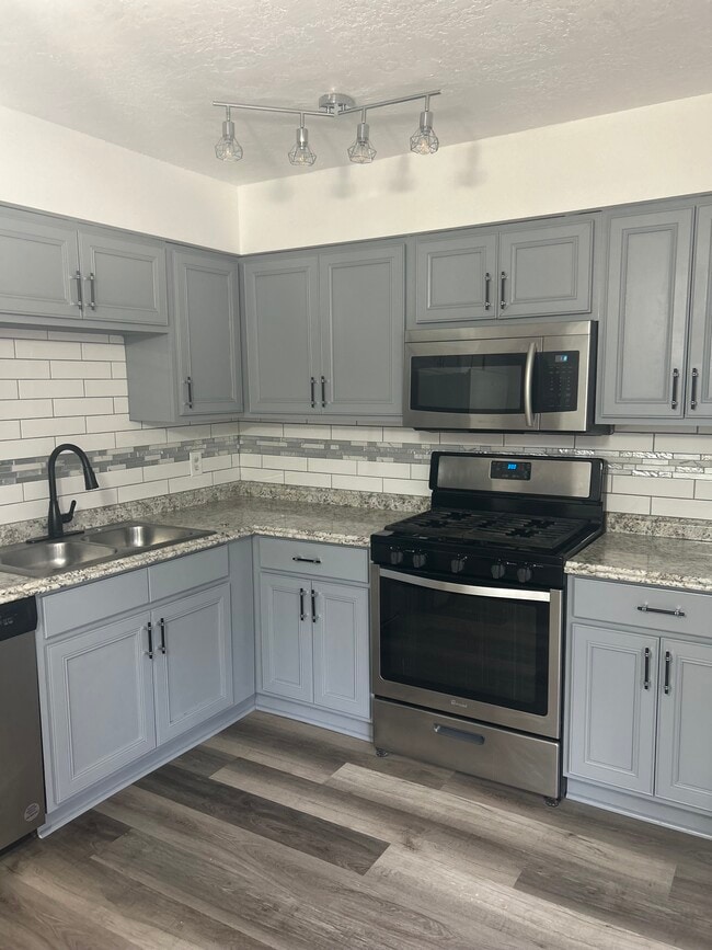 Building Photo - 16 Bogart Pl