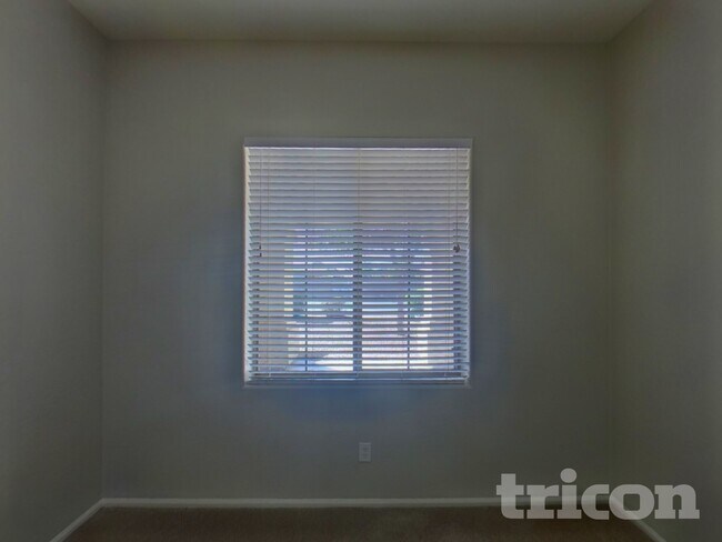 Building Photo - 17601 N Vera Cruz Ave