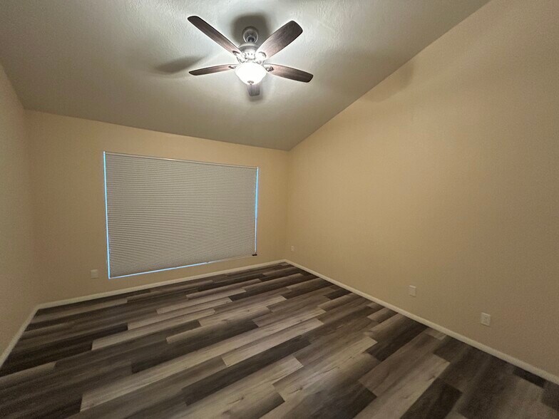 Building Photo - 505 E Kerry Ln