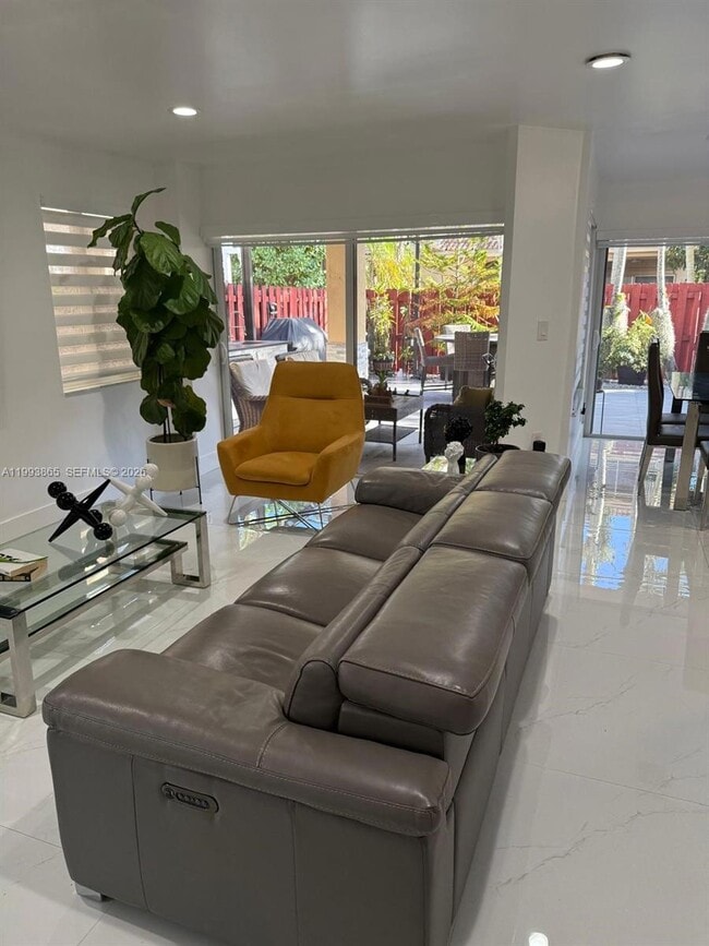 Building Photo - 16418 SW 72nd Terrace