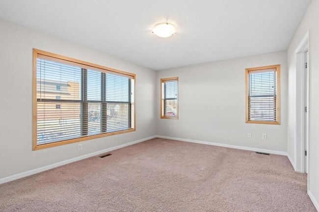 Building Photo - 731 Mercer St