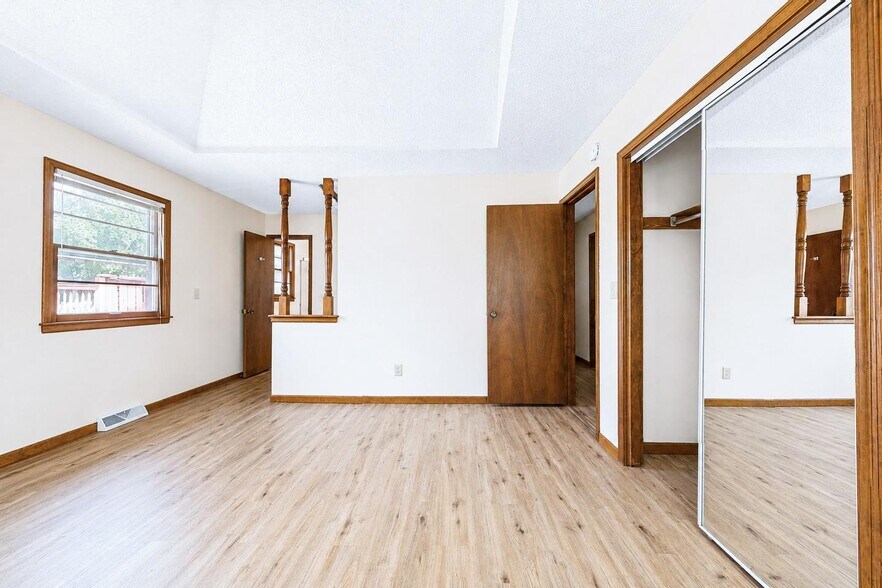 Building Photo - Spacious Shawnee Home Near Mill Creek Streamway Park