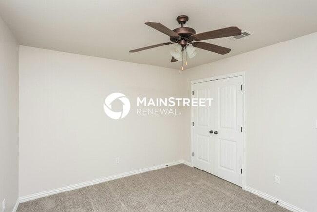 Building Photo - 3 Bedroom Pet-Friendly Home in ALVARADO, TX with Main Street Renewal