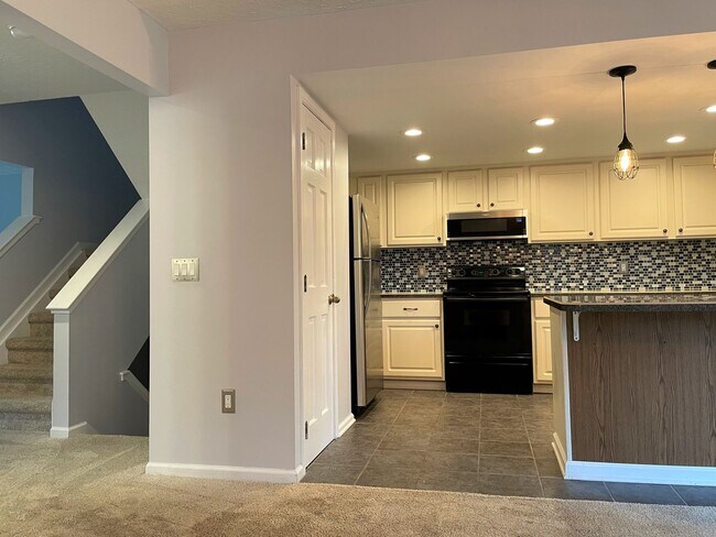 Building Photo - 6908 Gullway Bay Dr