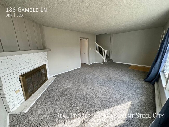 Building Photo - 3 bed 2.5 townhouse located near CSUP