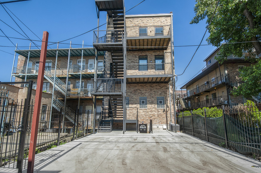 Building Photo - 2124 S Halsted St