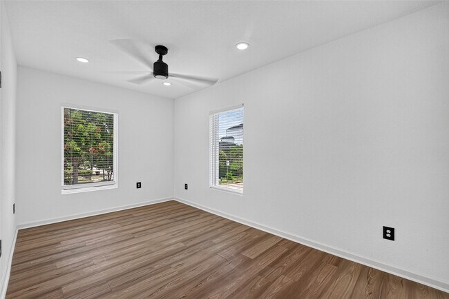 Building Photo - 3701 Hutchins St