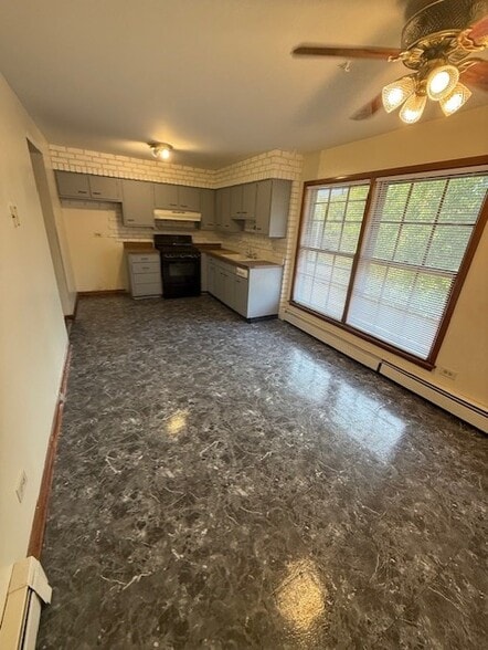 Building Photo - 13825 S Stewart Ave