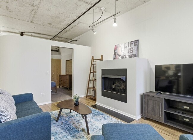 Building Photo - 6 S Laflin St