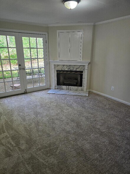 Walk-out Rec Room - 439 Ridgemore St