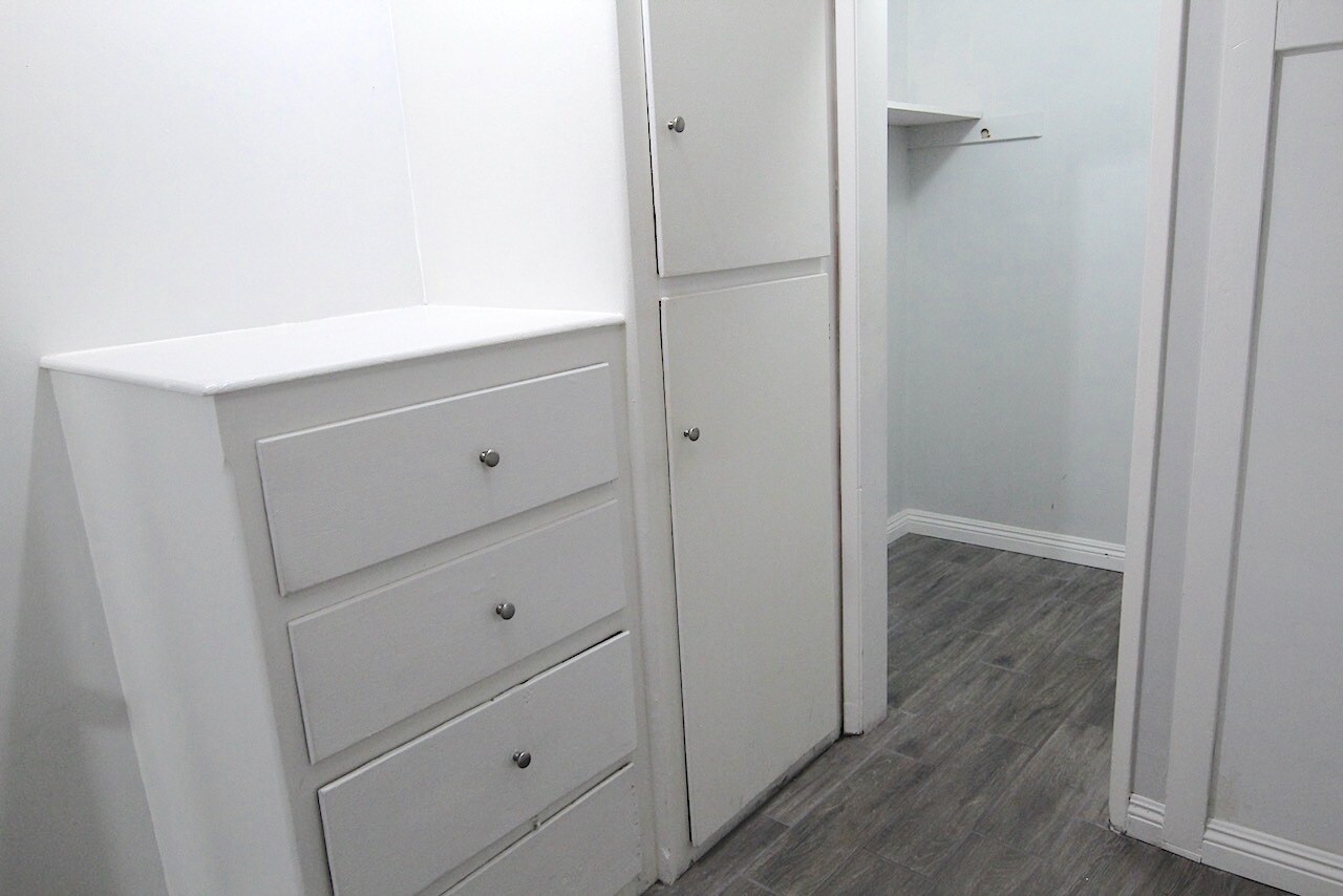 Building Photo - 3247 W Century Blvd