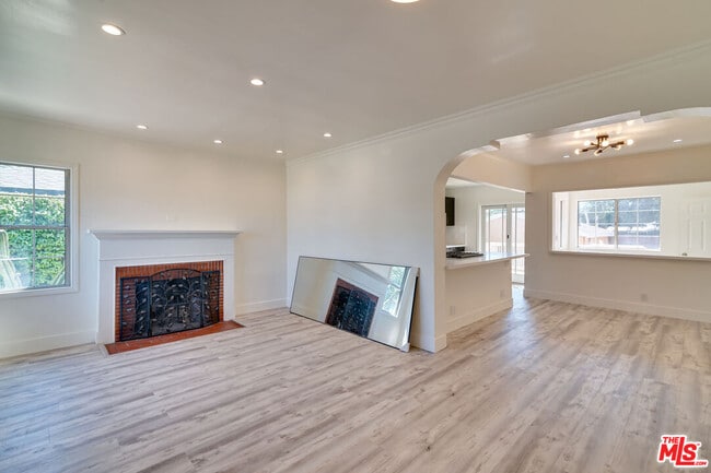 Building Photo - 8037 Campion Dr