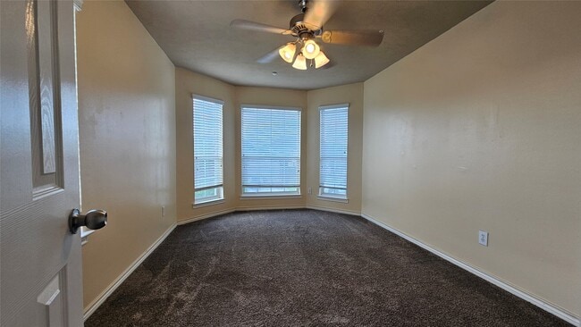 Building Photo - 2320 Shady Pine Dr