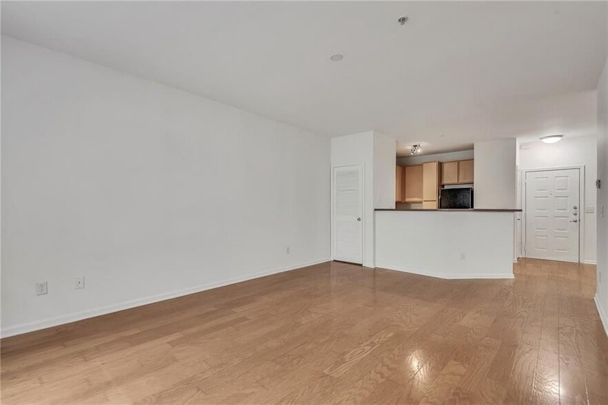 Building Photo - 821 Ralph McGill Blvd NE