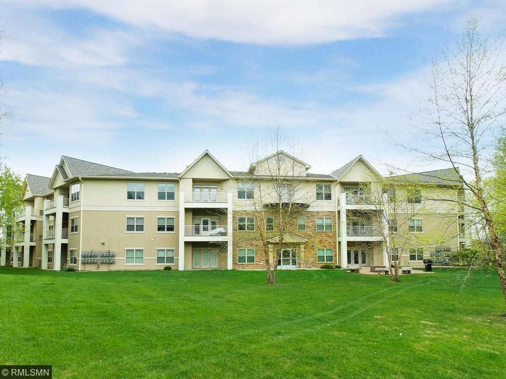 Building Photo - 2103 Silver Bell Rd
