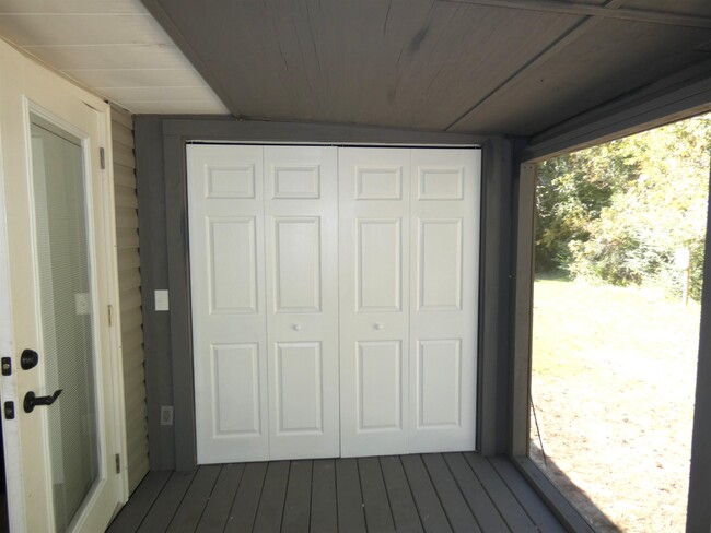 Building Photo - 1405 S Jefferson St