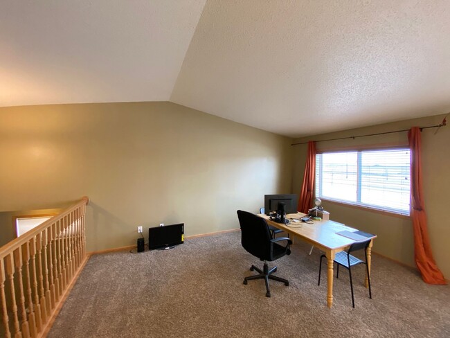 Building Photo - 3 Bed 2 Bath Twin-Home