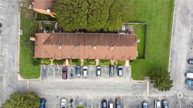 Building Photo - 2421 Julie Ct