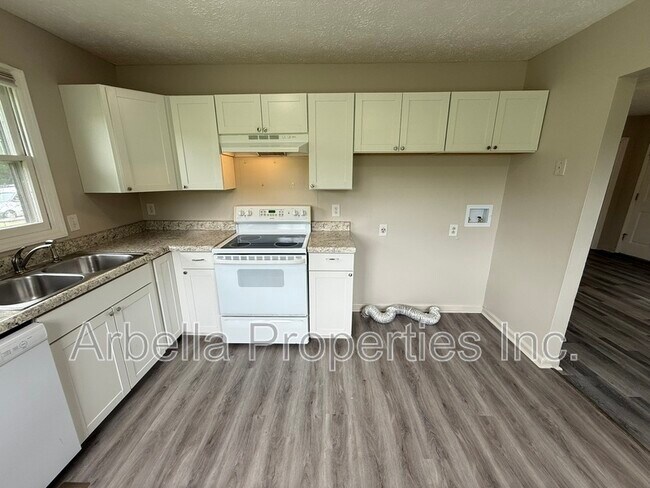 Building Photo - 230 Booher Ln