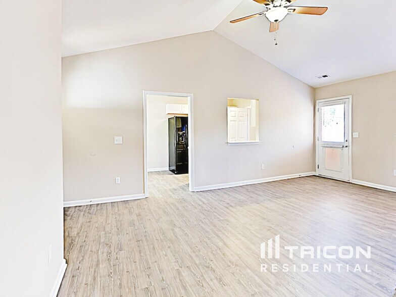 Building Photo - 1517 Crandon Dr