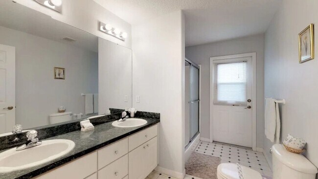 Building Photo - 1398 N Foxrun Terrace