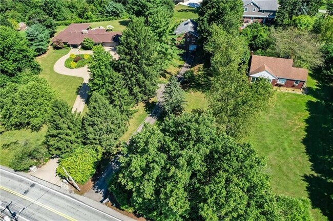 Building Photo - 359 Dorseyville Rd