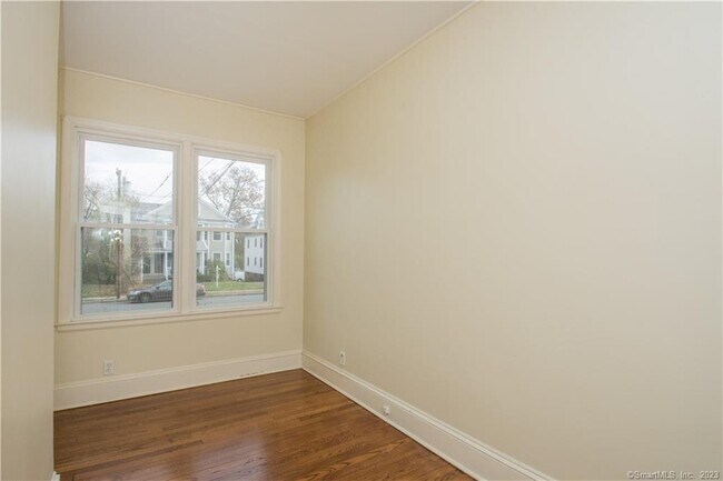 Building Photo - 77 Maplewood Ave
