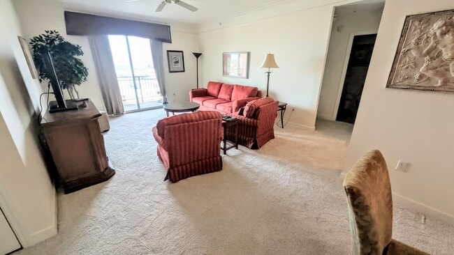 Building Photo - 750 N Tamiami Trl