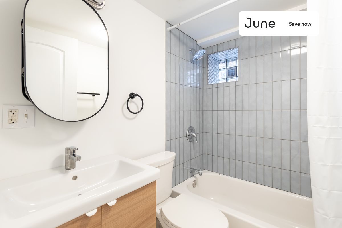 Building Photo - 1841 N Mozart St